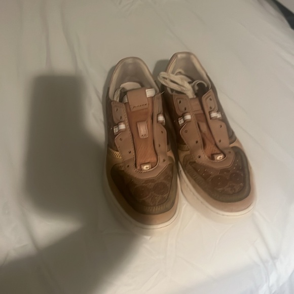 Authentic Coach trainer, bought from Macy’s ,used in an excellent condition. - Picture 2 of 3